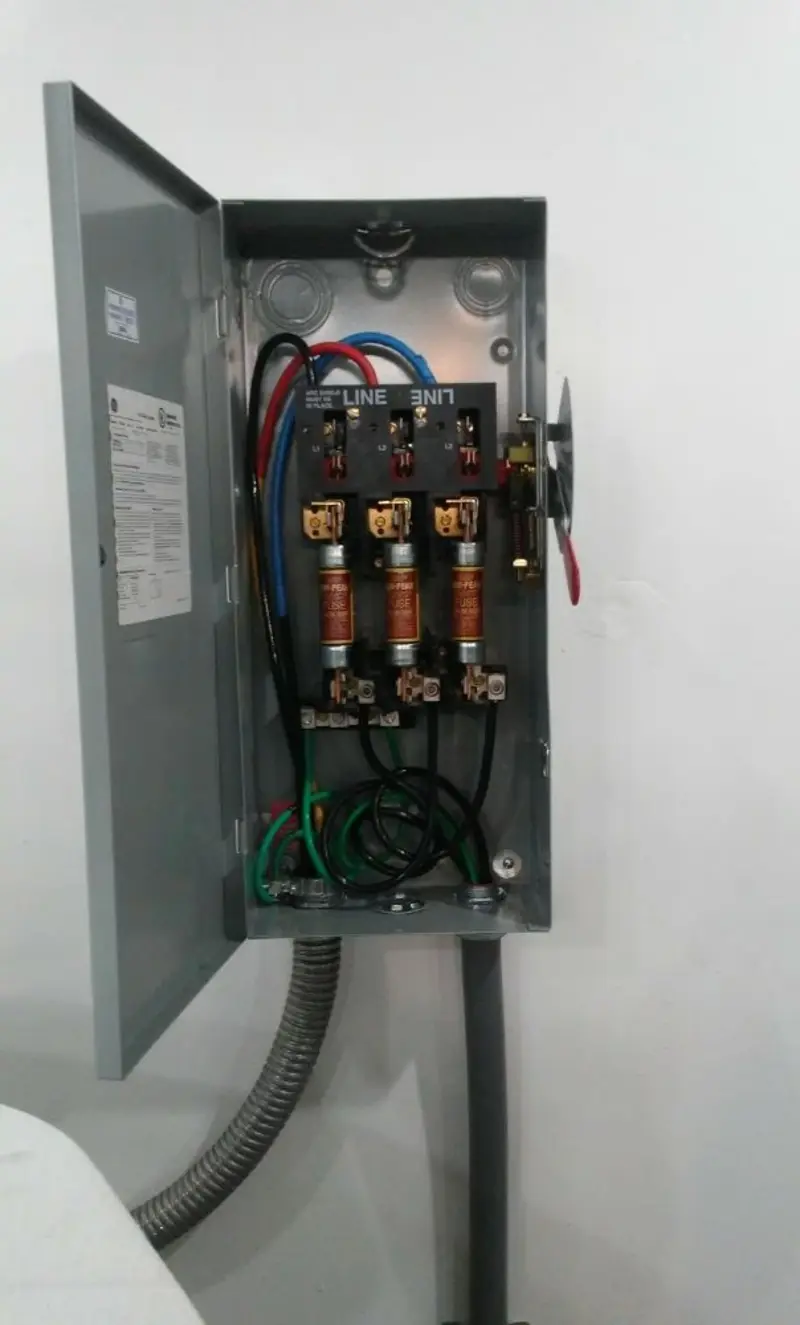 Three-phase disconnect switch installed for Electrical Wiring & Rewiring in Oasis